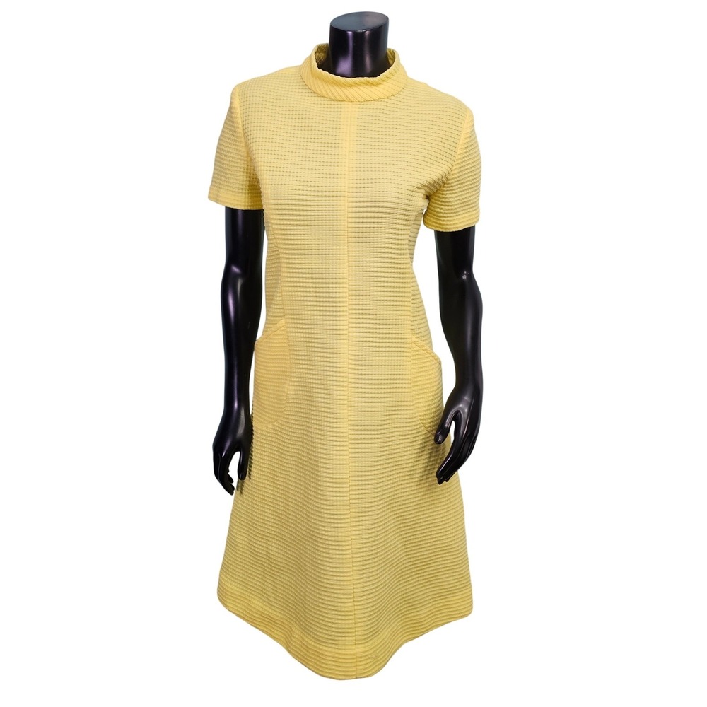Vintage 60s Mod Yellow Textured Waffle Knit Mock Neck Shift Dress Pockets
